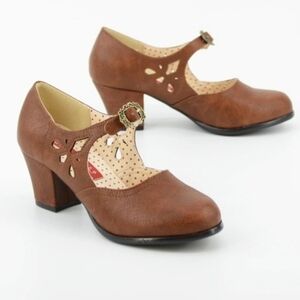 B.A.I.T Brown  Raglan Front Buckle   Mary Jane  Retro Heels